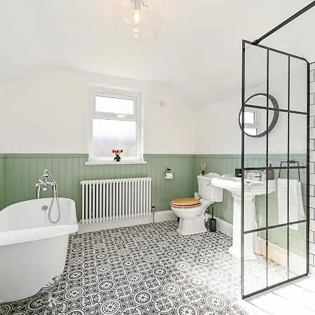 Luxury Central City Centre Townhouse With Garden Cardiff Buitenkant foto