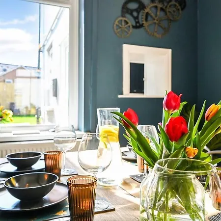Luxury Central City Centre Townhouse With Garden Cardiff Buitenkant foto