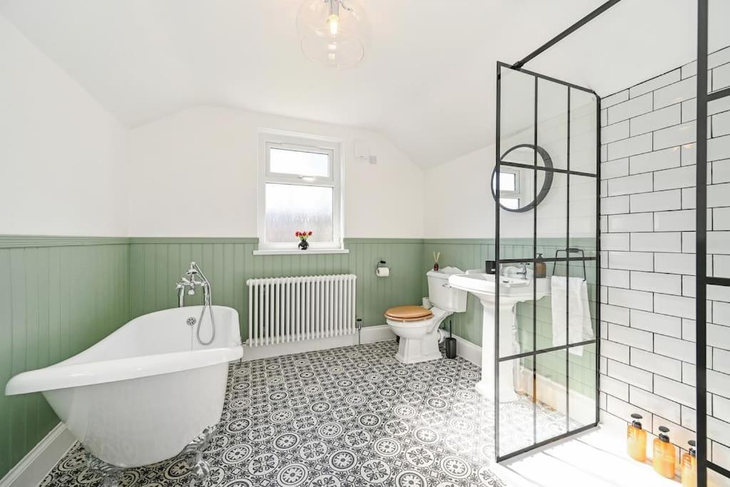 Hébergement de vacances Luxury Centre Townhouse With Garden