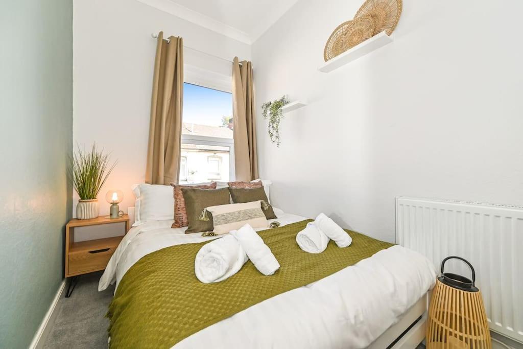 Hébergement de vacances Luxury Centre Townhouse With Garden *