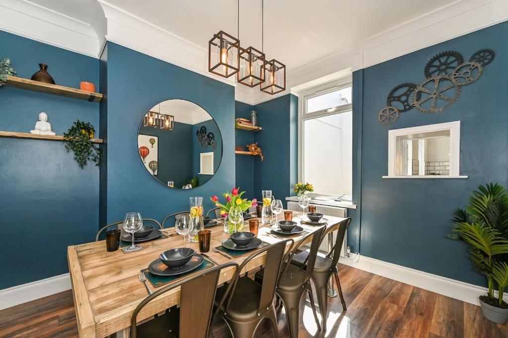Luxury Centre Townhouse With Garden Hébergement de vacances Cardiff