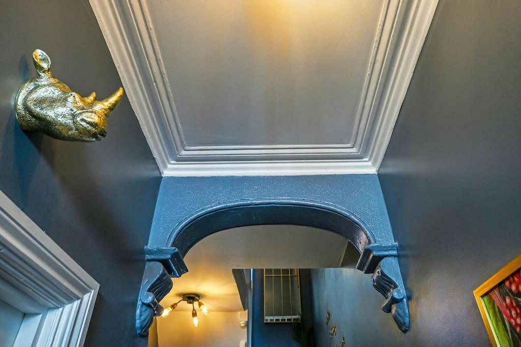 Luxury Centre Townhouse With Garden Hébergement de vacances *